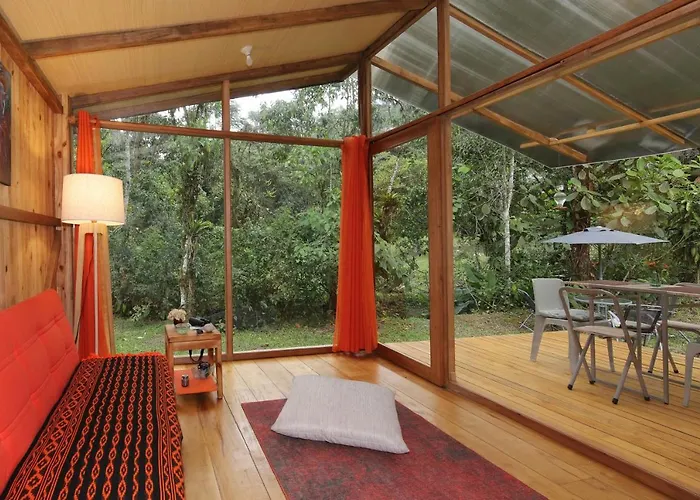 Mindo Eco Suite, Rio Y Cascadas