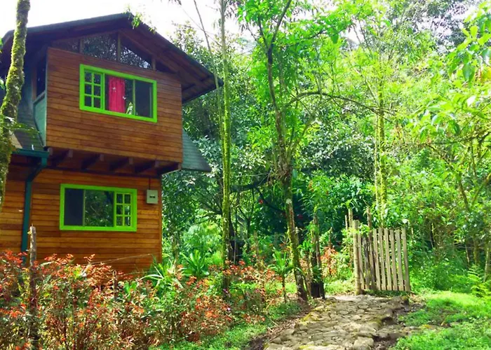 Mindo Eco Chalet, Rio Y Cascadas