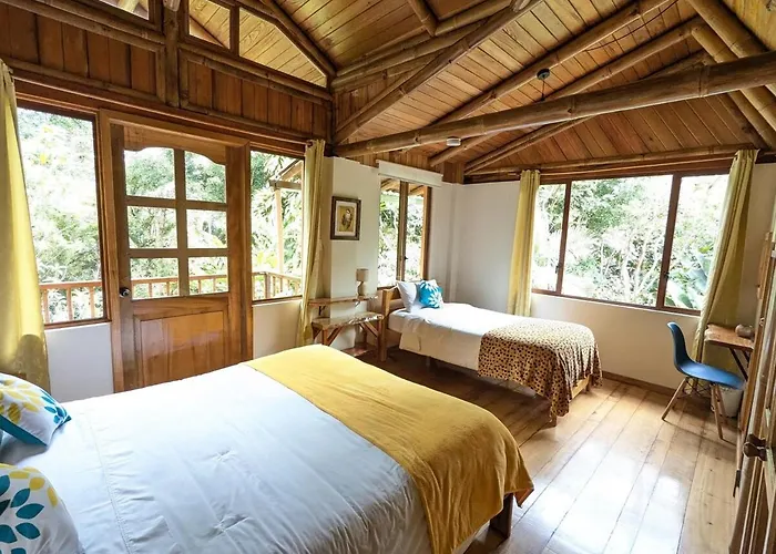Casa Mandarina-Lush Riverside Cloud Forest Home- Walk To Town