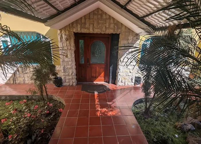 Lujosa Casa - Jacuzzi - Bbq - 15 Min Aeropuerto