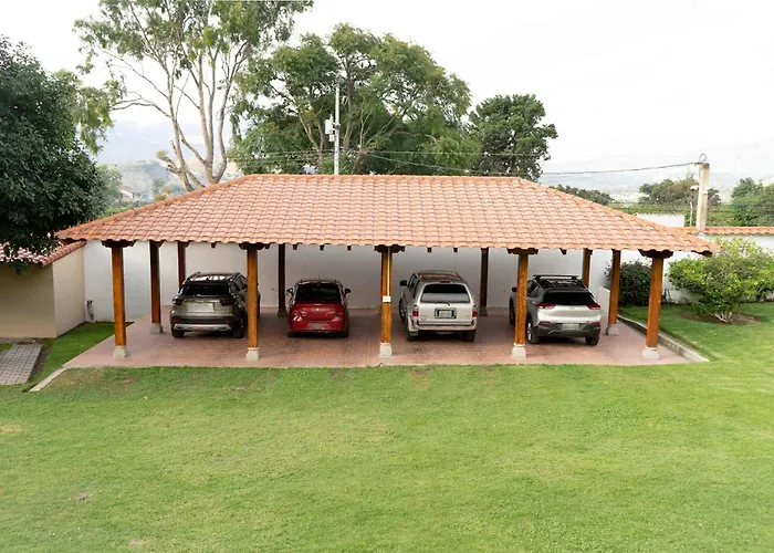 Quinta Guayllabamba - Piscina, Jacuzzi Y Gimnasio